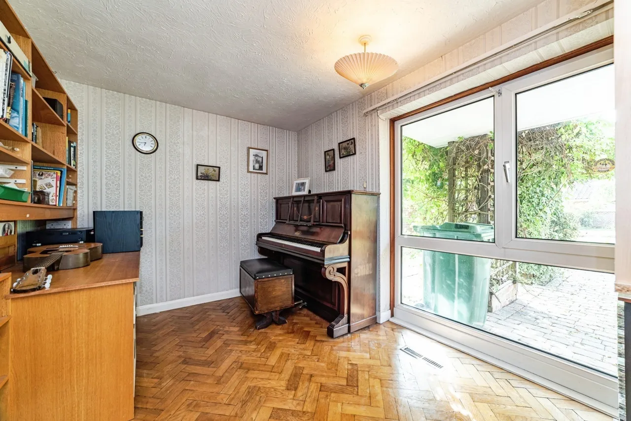 Conifer Close, Baughurst, RG26, photo 10