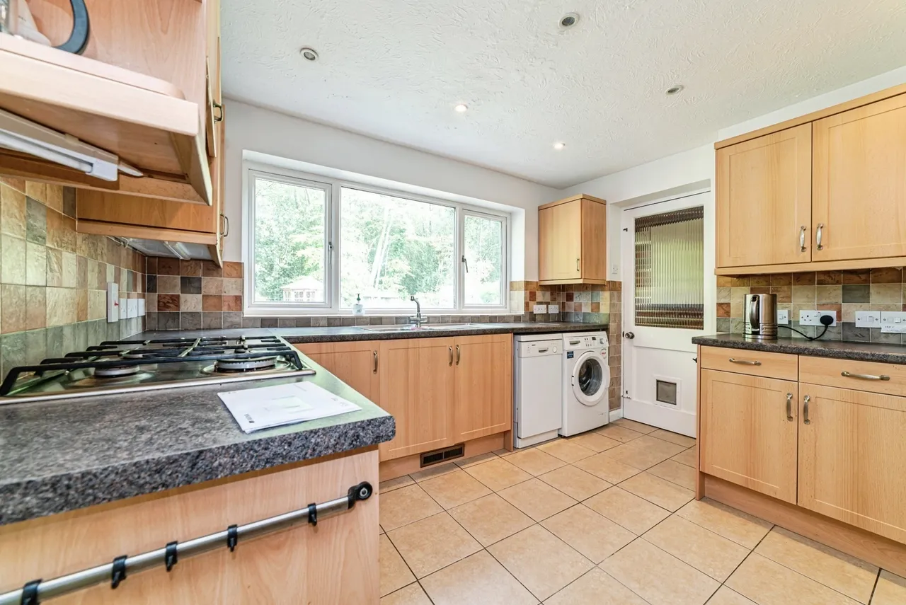 Conifer Close, Baughurst, RG26, photo 8