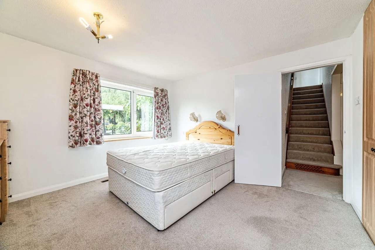 Conifer Close, Baughurst, RG26, photo 12