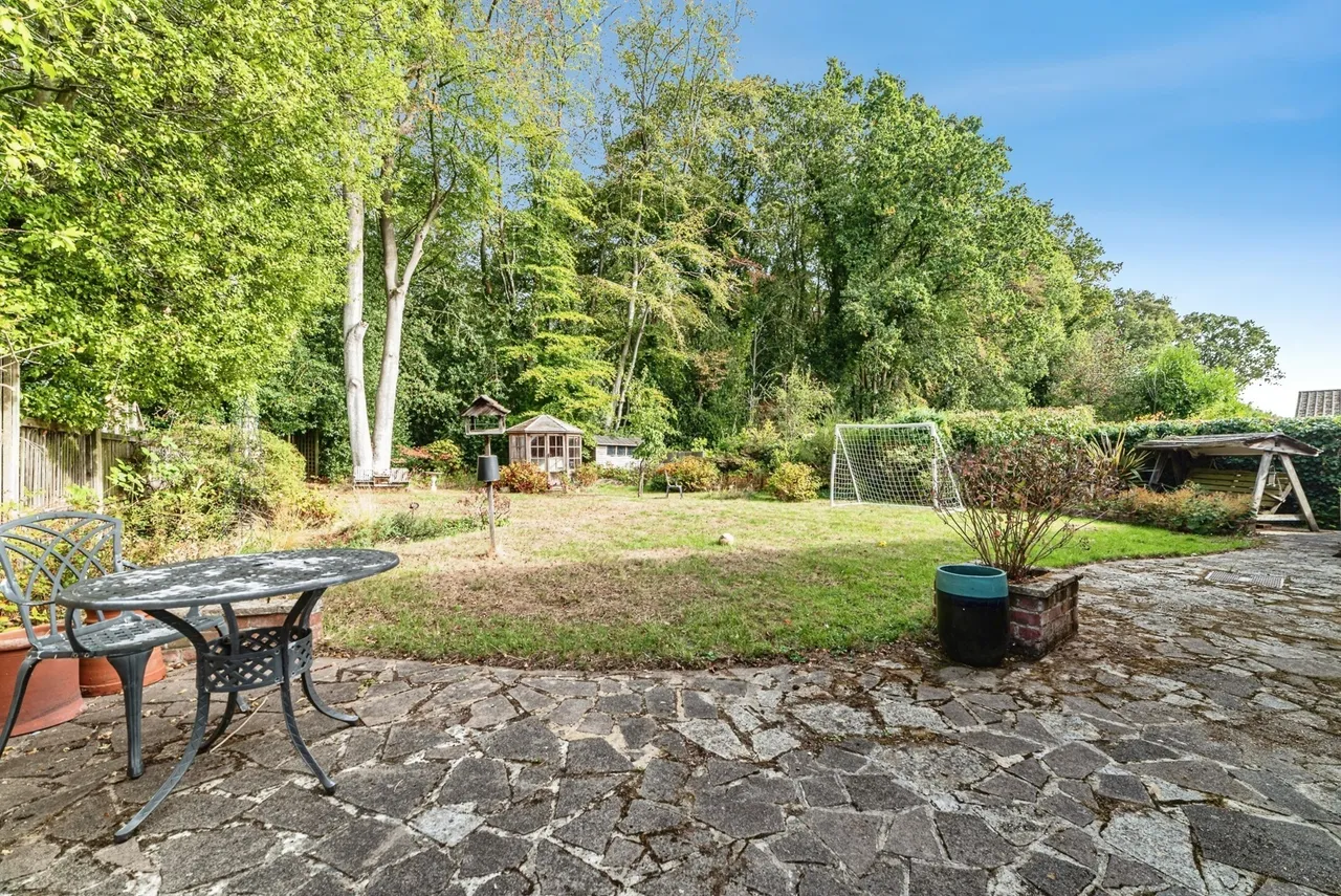 Conifer Close, Baughurst, RG26, photo 2