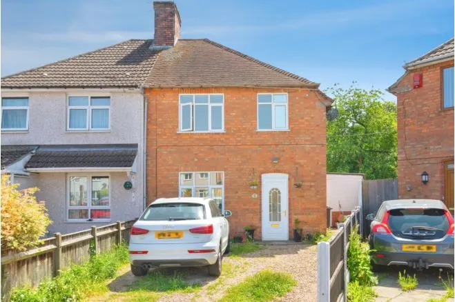 3 bed house for sale — Hillary Place, Leicester