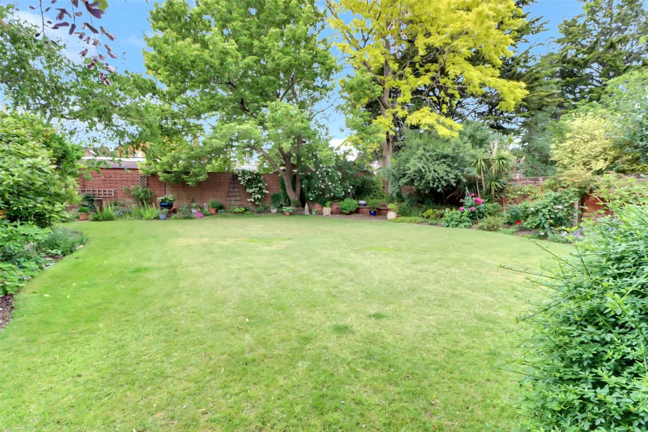 Church Road, Earley, RG6, photo 13