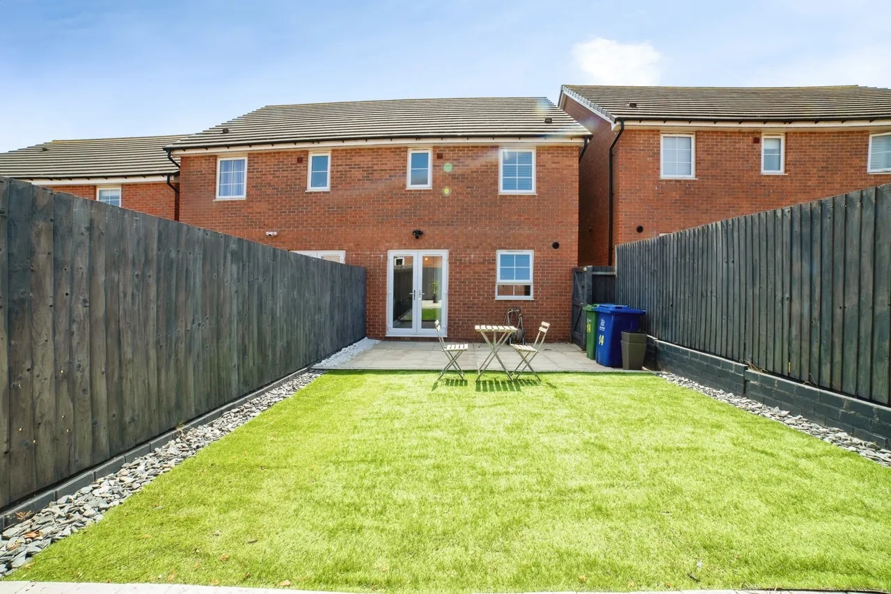 Sky Walk, Mansfield, Nottinghamshire, NG18, photo 23