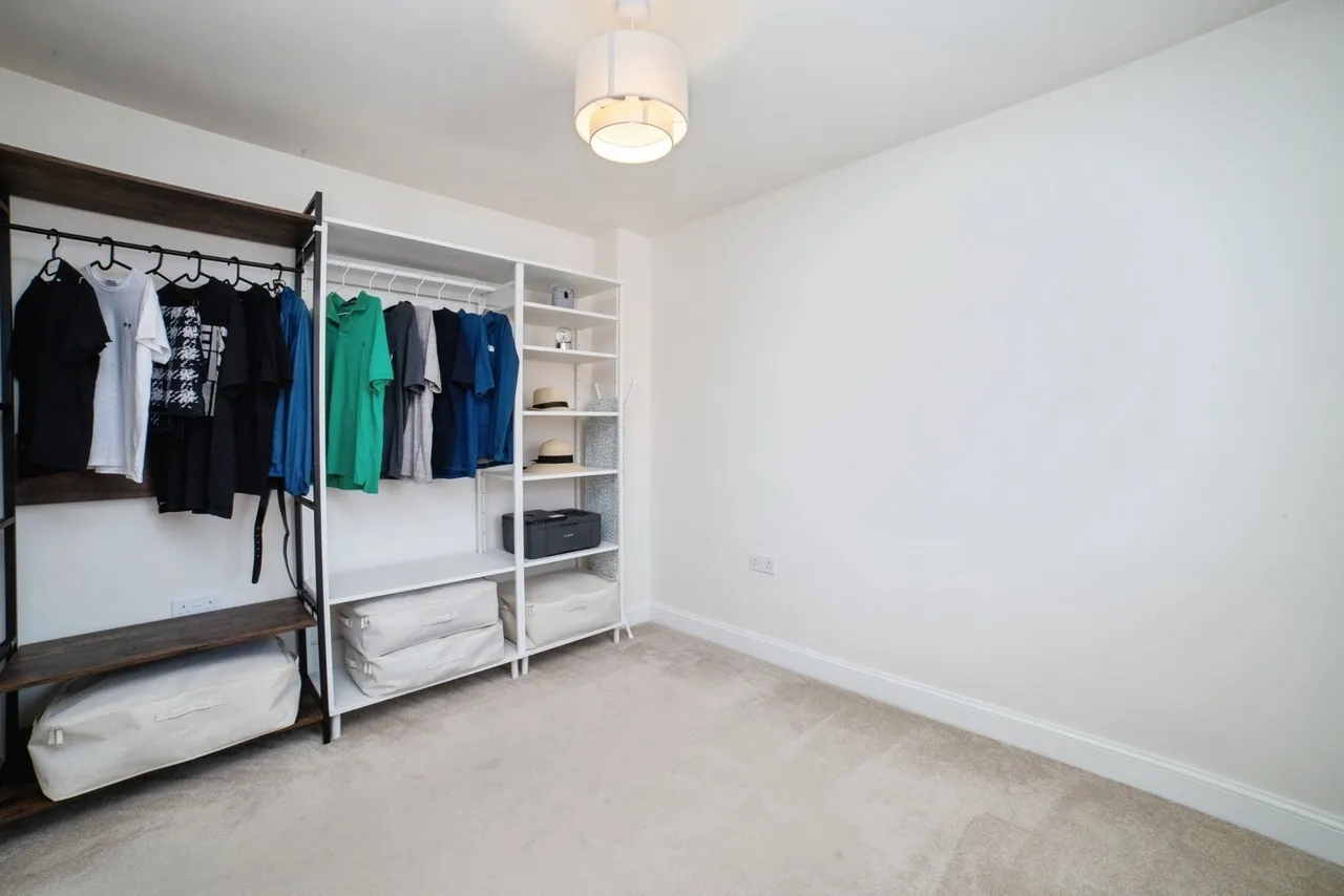 Sky Walk, Mansfield, Nottinghamshire, NG18, photo 17