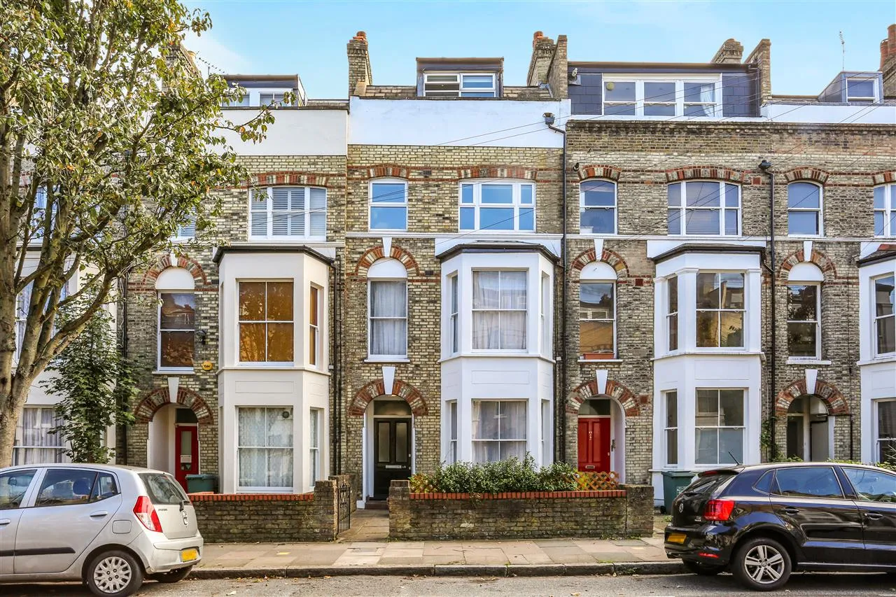 Marlborough Road, London, photo 3