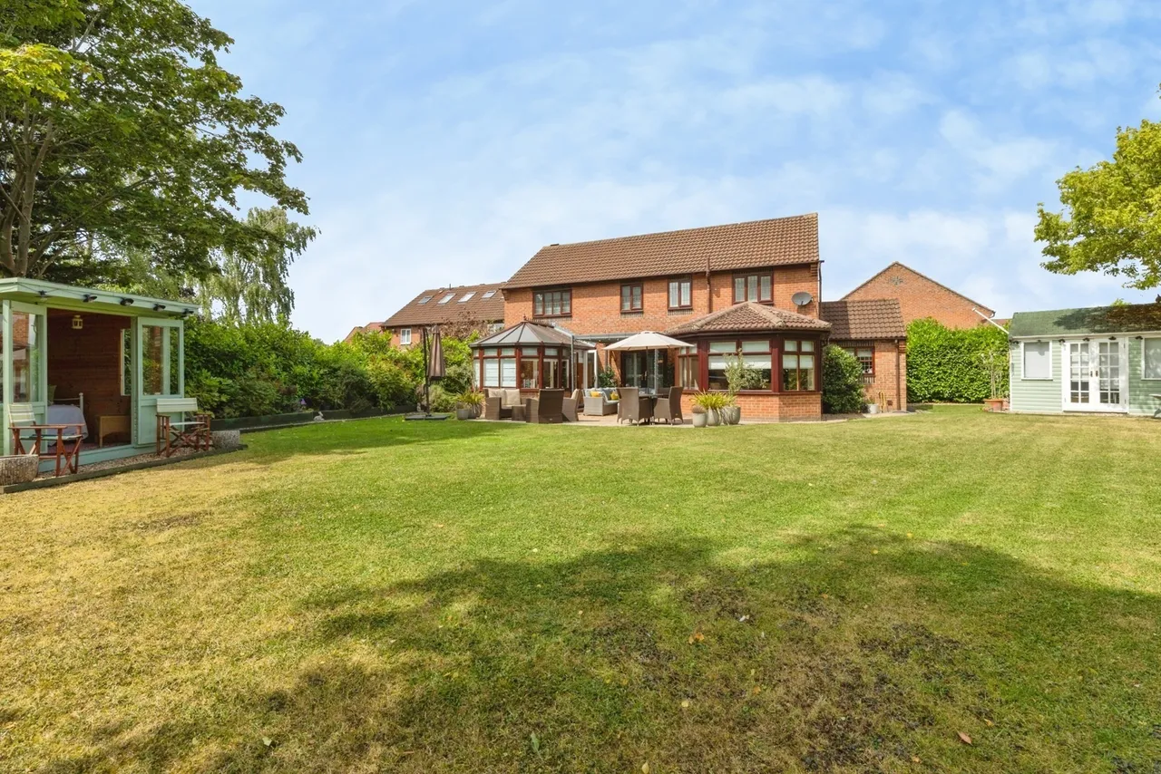 Hemingford Gardens, Yarm, TS15, photo 3