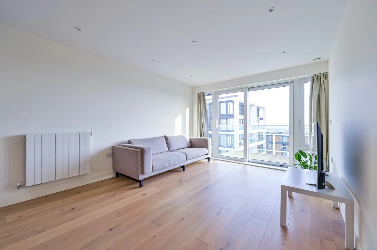 Flat 1706, Judde House, Duke of Wellington Avenue, London, photo 2