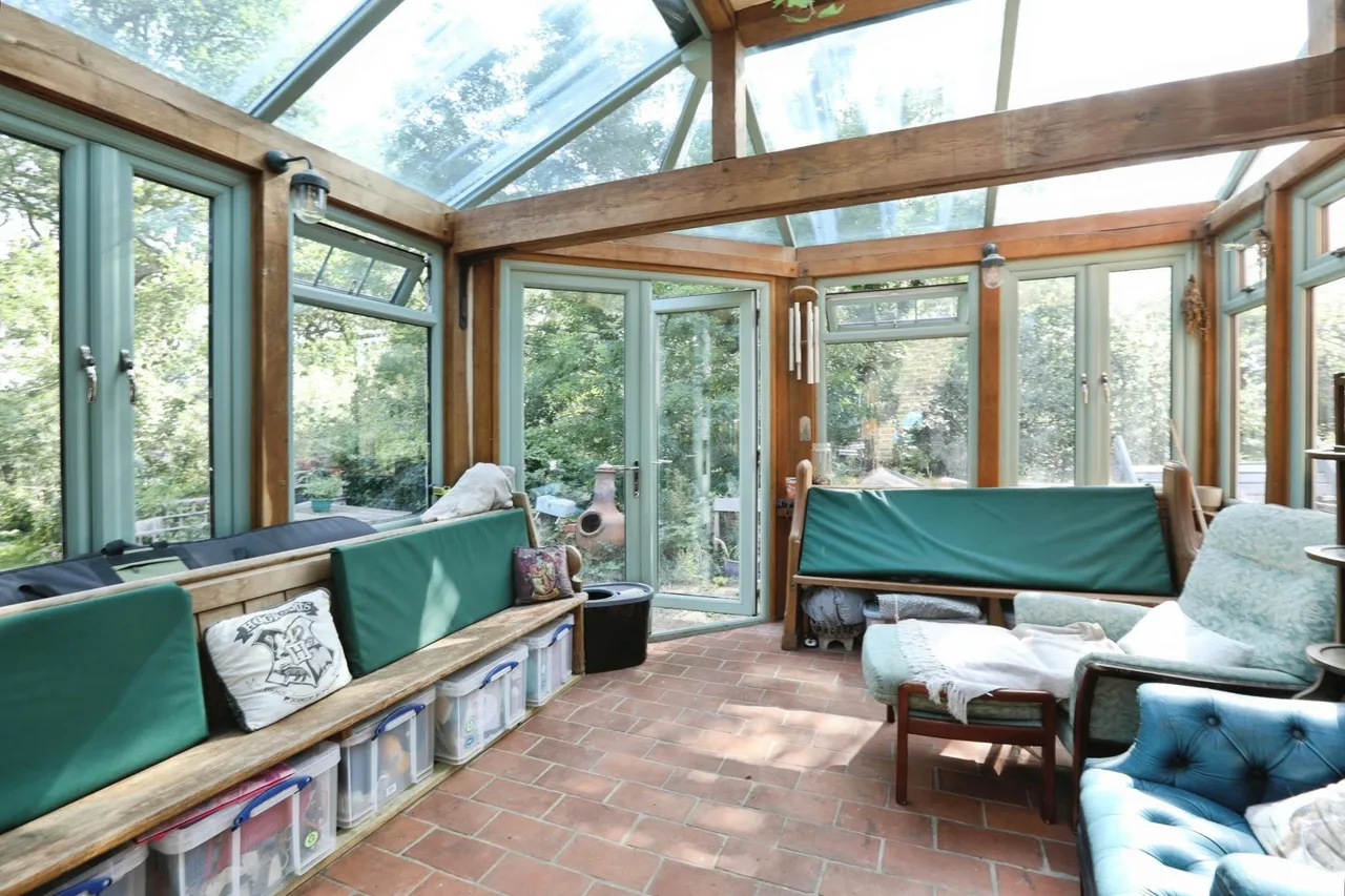 Honeycrock Lane, Redhill, RH1, photo 2