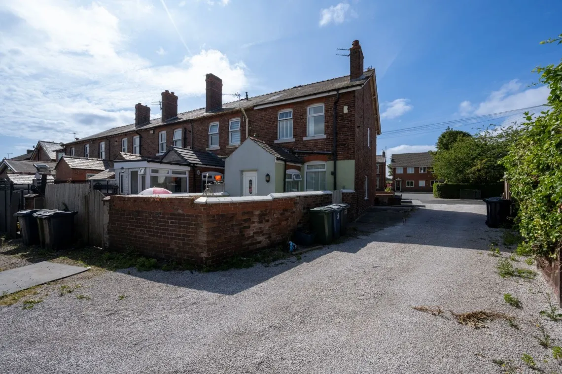 Ormskirk Road, WN8, photo 27