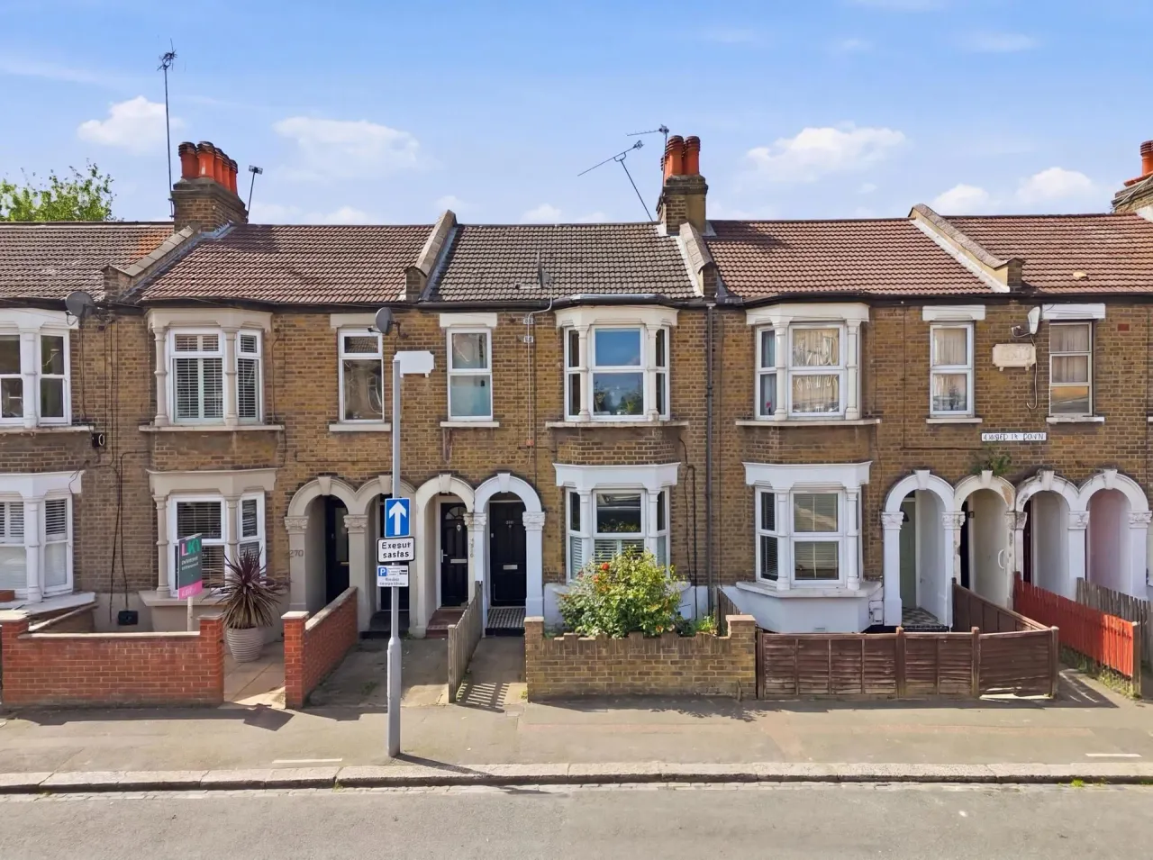 2 bed flat for sale — Francis Road, Leyton, E10