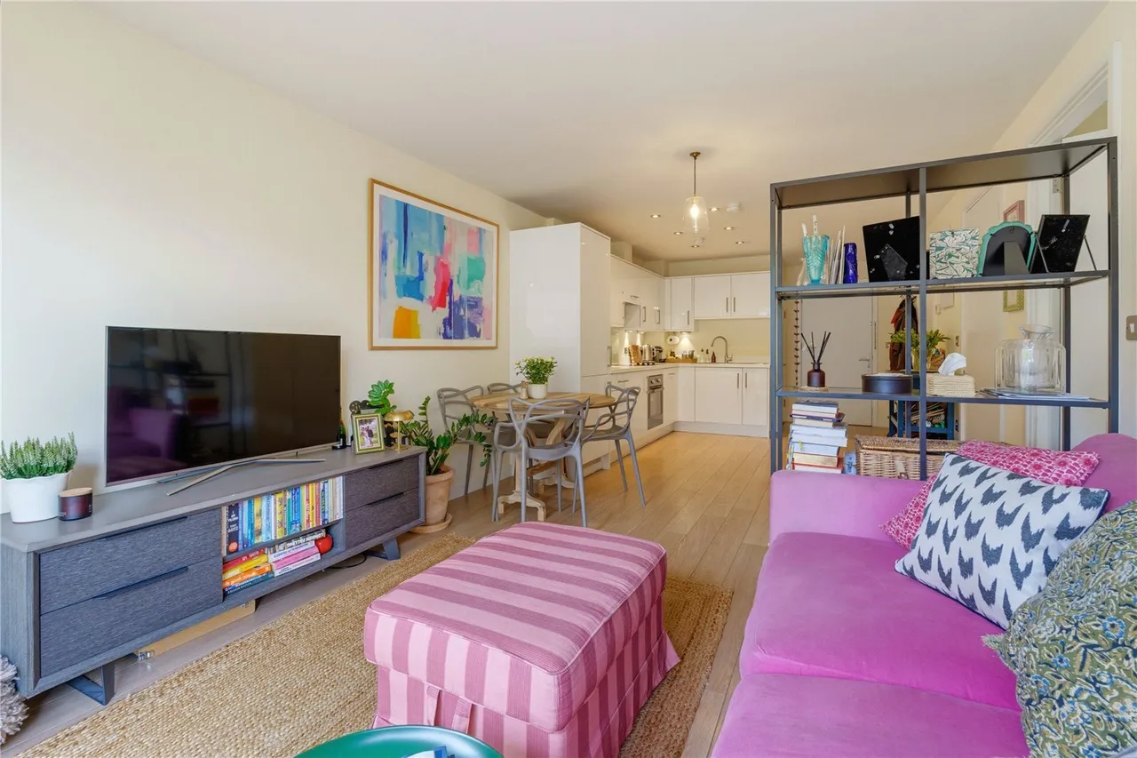 1 bed flat for sale, Macaulay Road, London, SW4