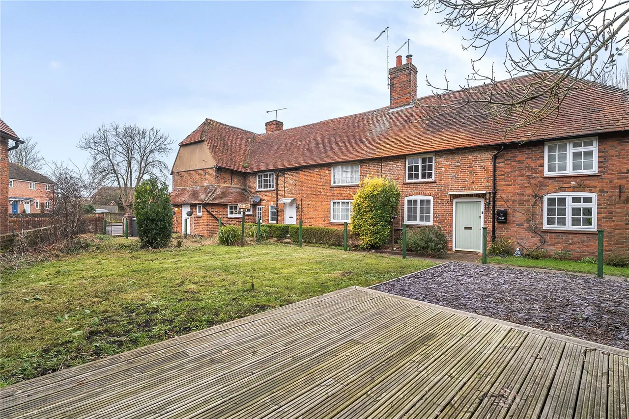 Castle Bridge Cottages, Hook Road, North Warnborough, Hook, Hampshire, RG29 1EU, photo 13