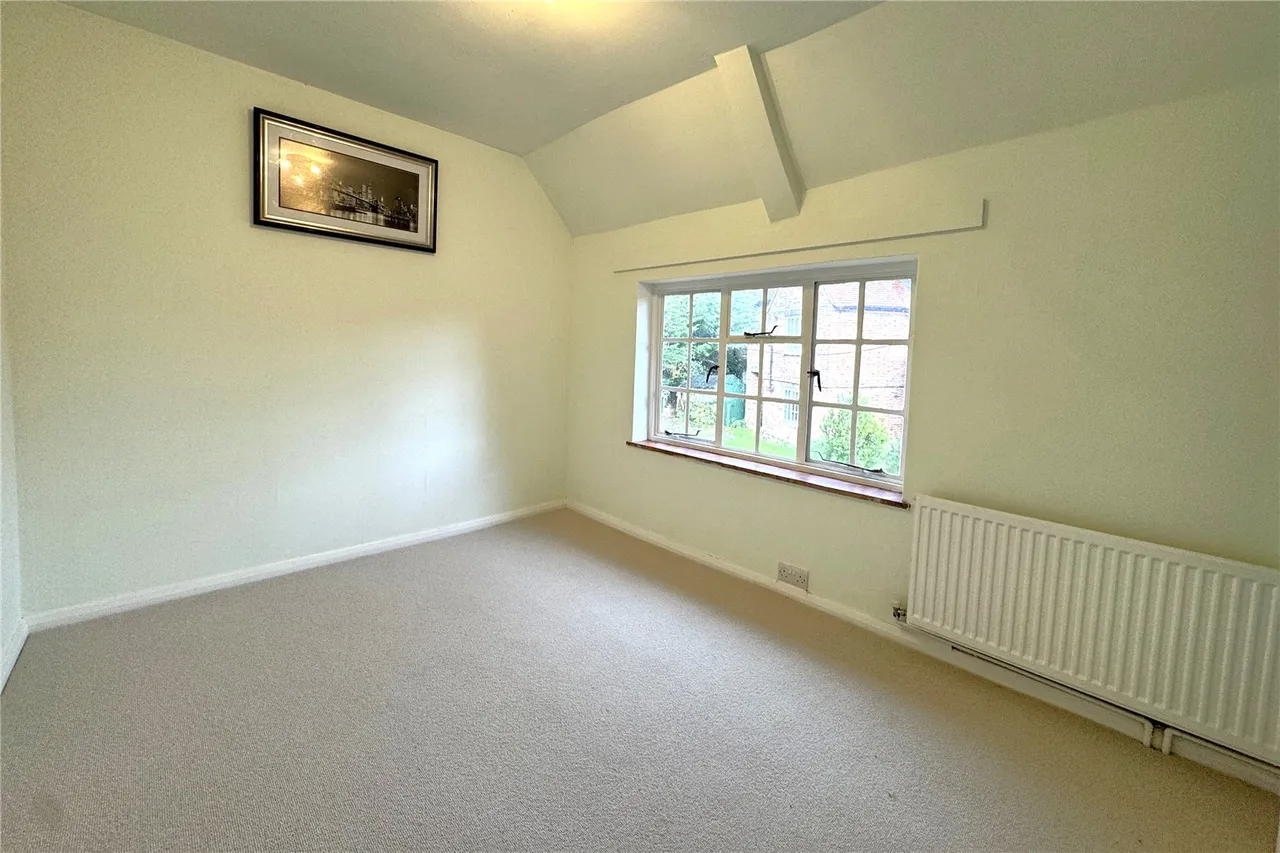 Castle Bridge Cottages, Hook Road, North Warnborough, Hook, Hampshire, RG29 1EU, photo 8