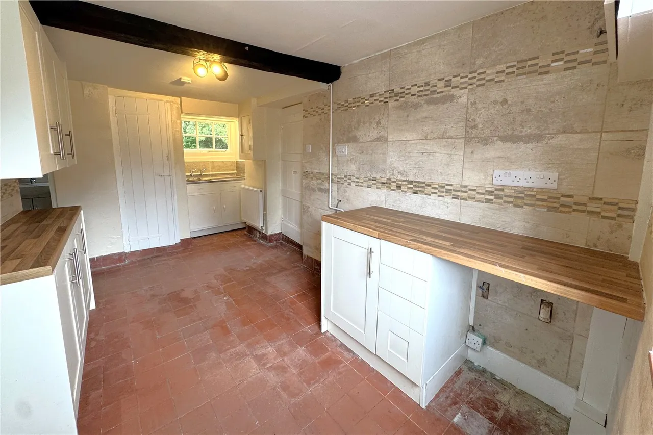 Castle Bridge Cottages, Hook Road, North Warnborough, Hook, Hampshire, RG29 1EU, photo 4