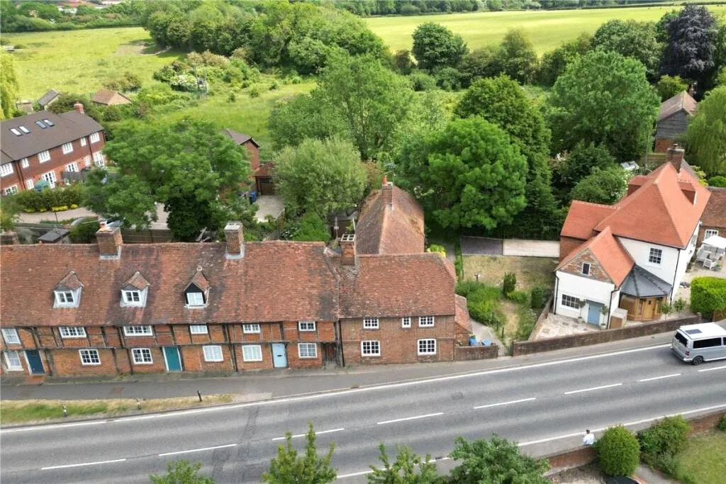 Castle Bridge Cottages, Hook Road, North Warnborough, Hook, Hampshire, RG29 1EU, photo 14