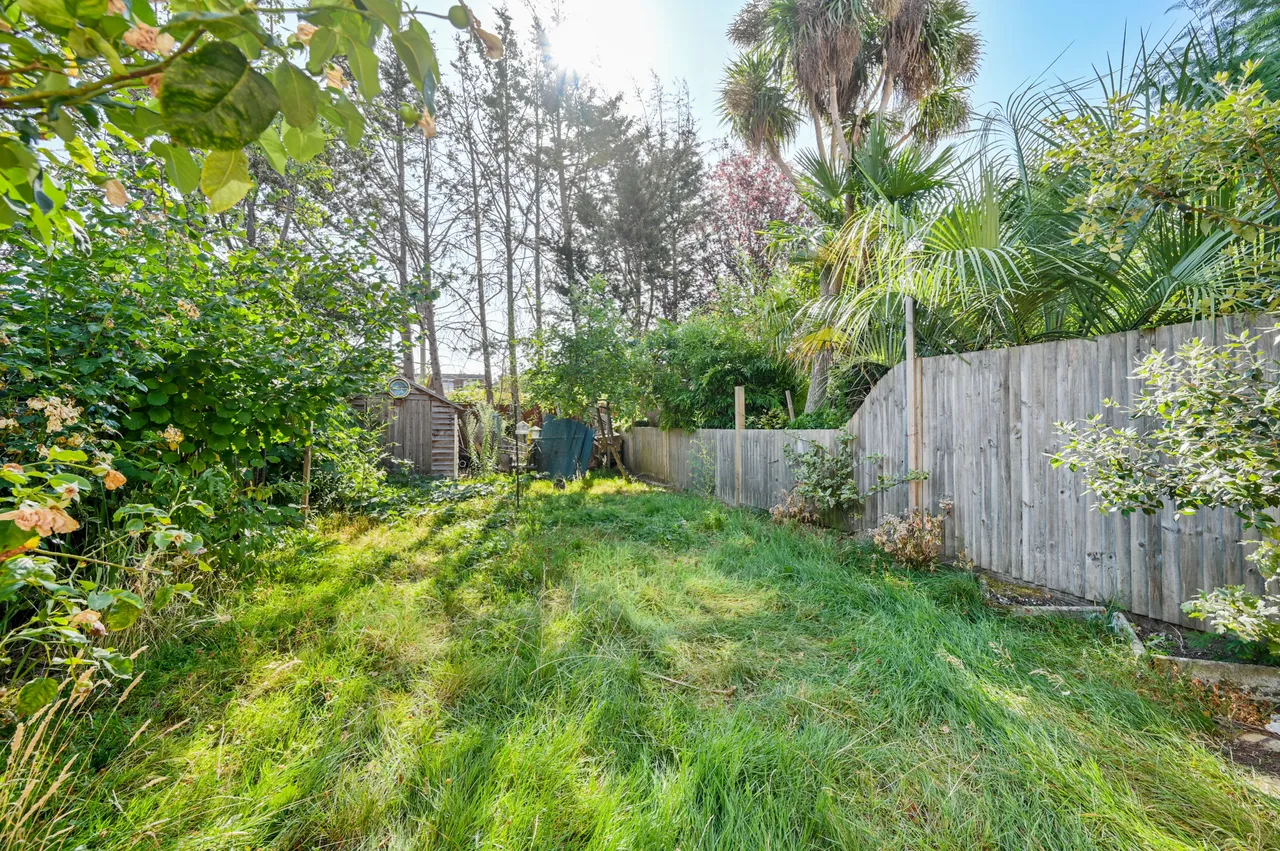 8 Claremont Avenue, New Malden, photo 7