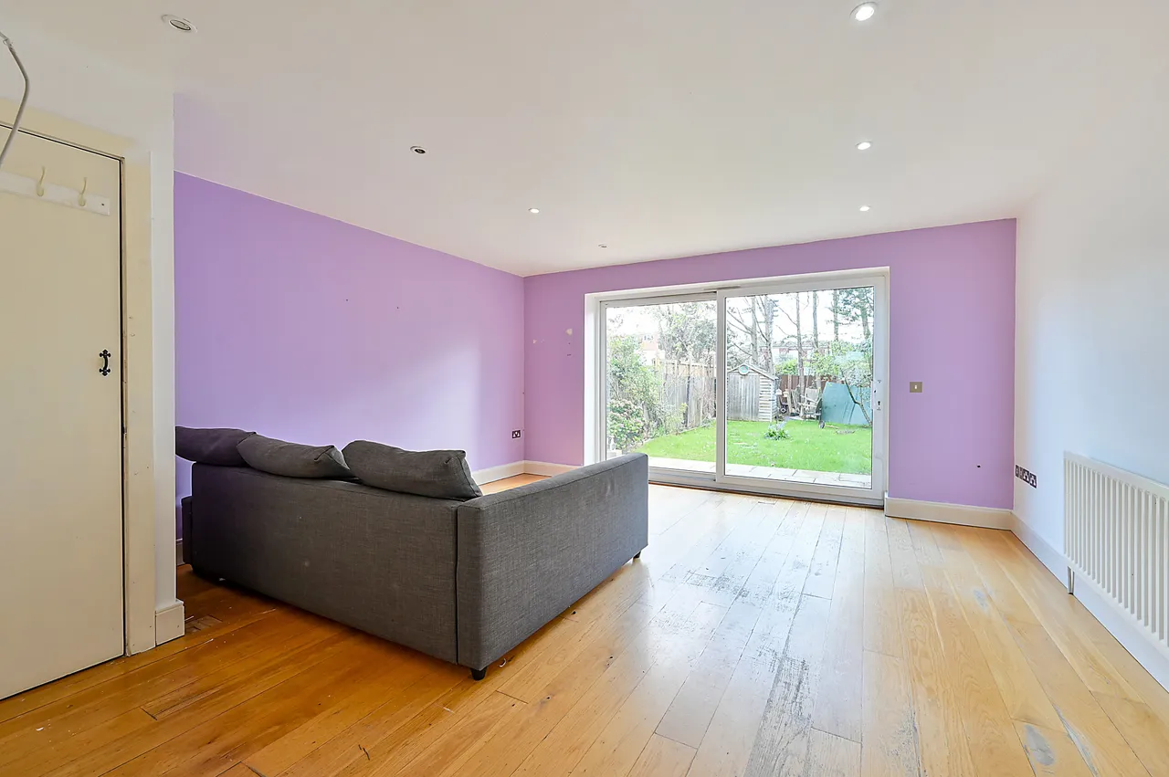8 Claremont Avenue, New Malden, photo 4