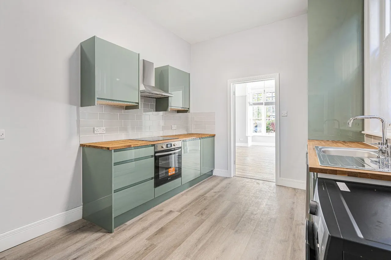 Lawn Crescent, Kew, TW9, photo 9