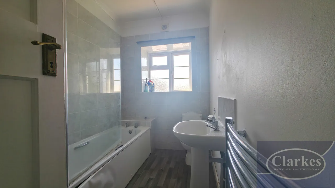 Wimborne Road, Bournemouth, photo 6