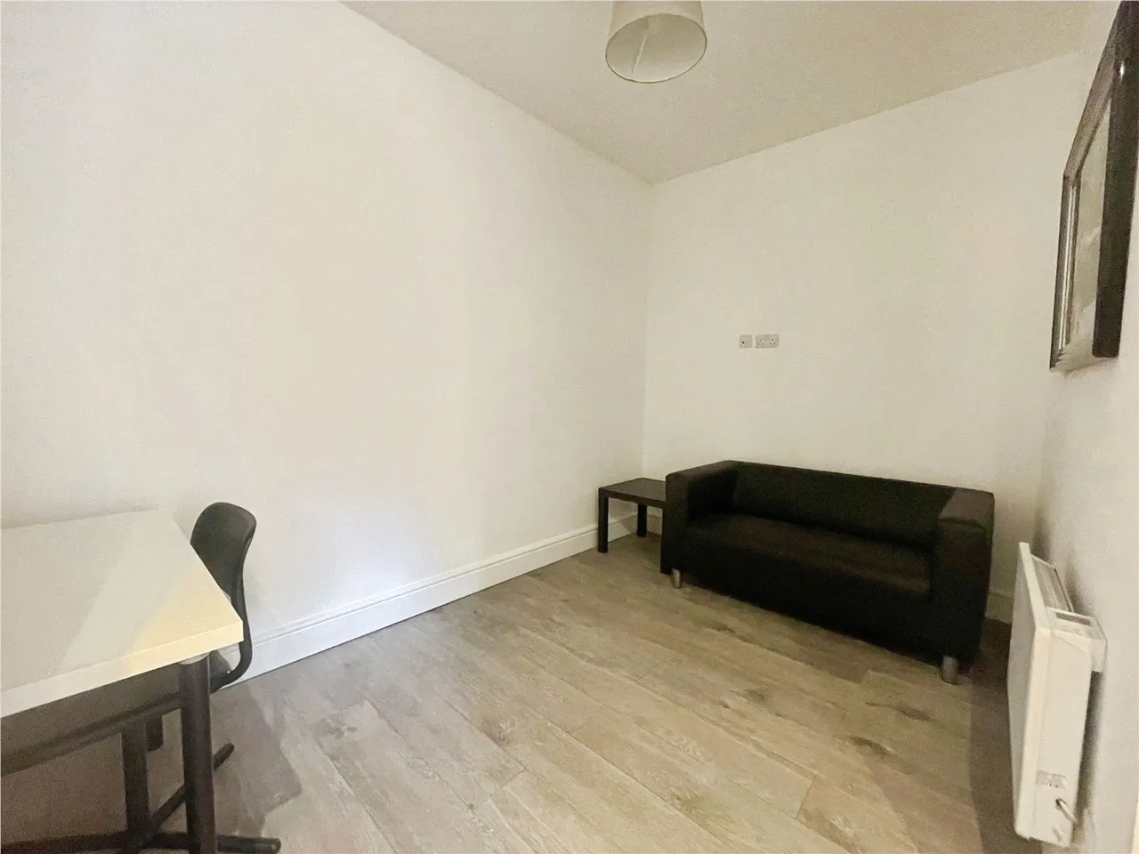High Street, Egham, TW20, photo 4