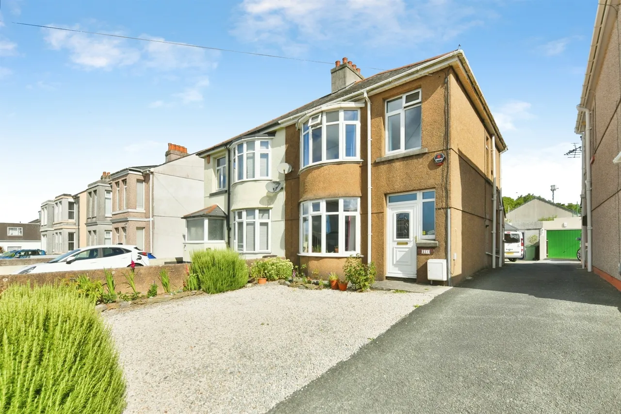 3 bed house for sale — Ham Drive, Plymouth