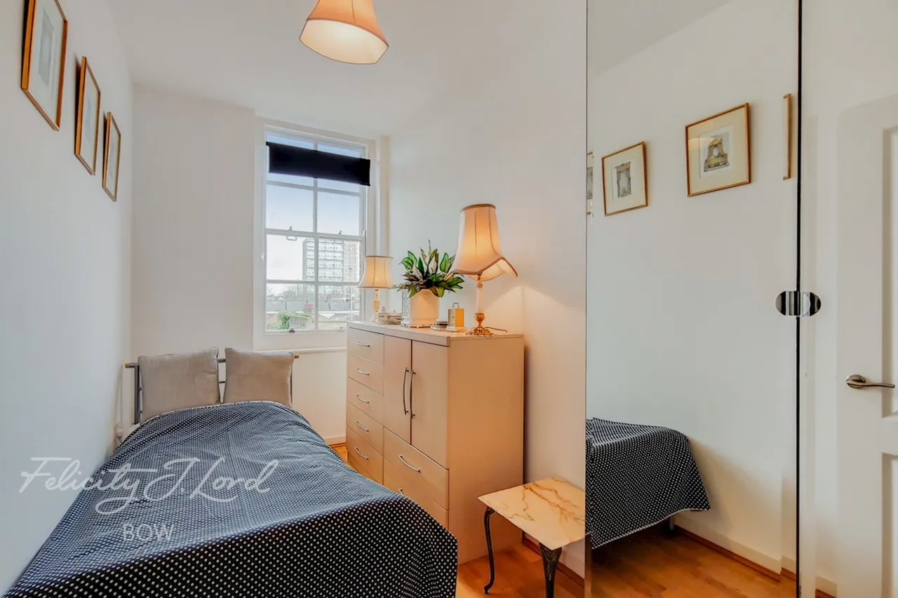East Arbour Street, London, photo 10