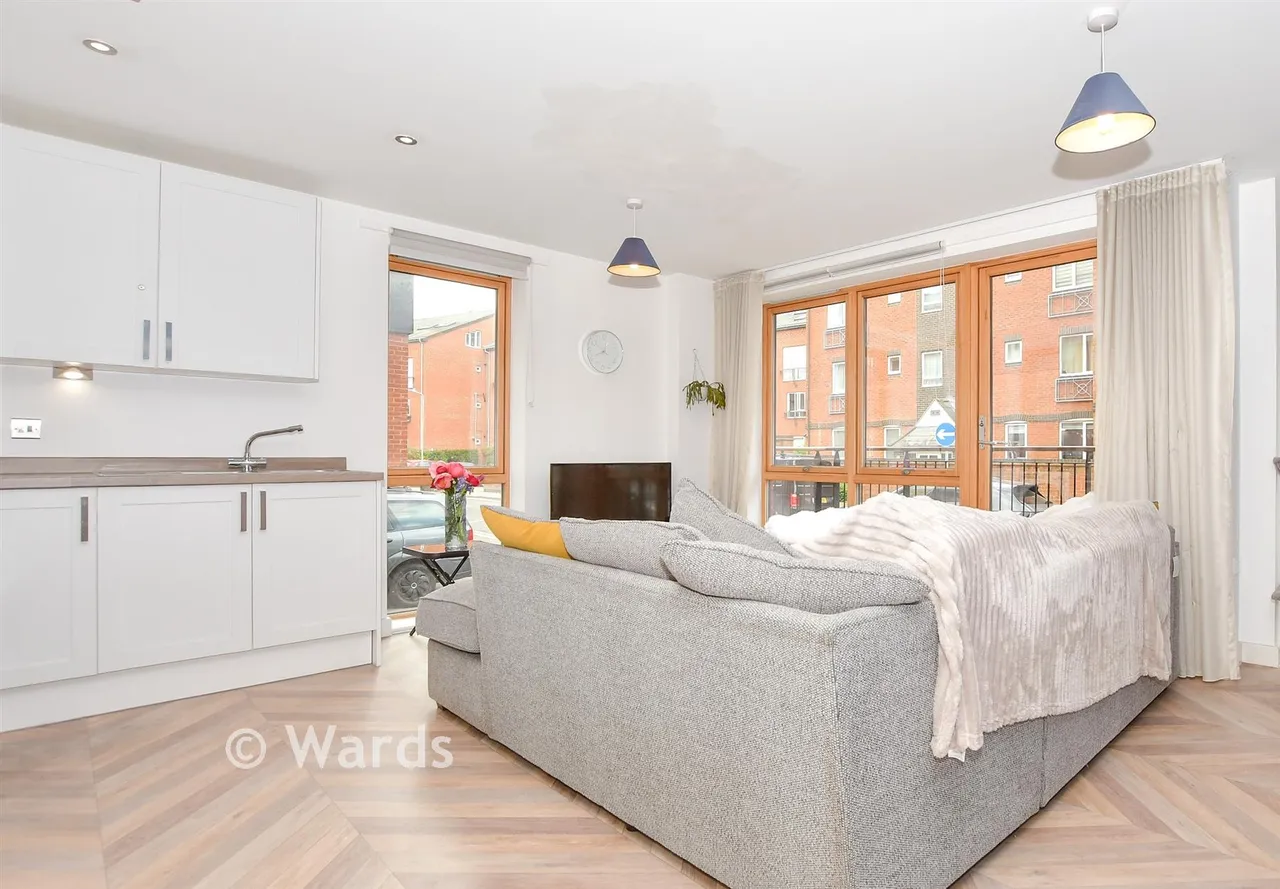 Avebury Avenue, Tonbridge, TN9, photo 4