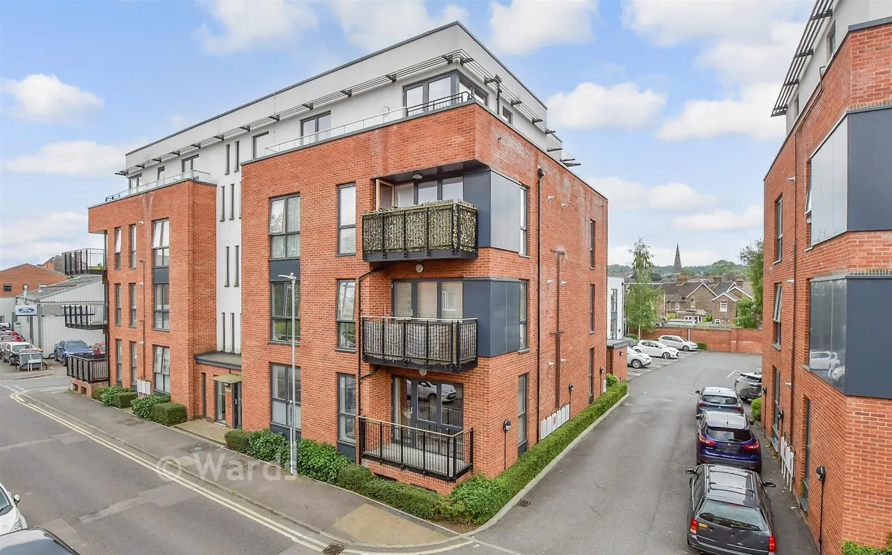 1 bed flat for sale, Avebury Avenue, Tonbridge, TN9