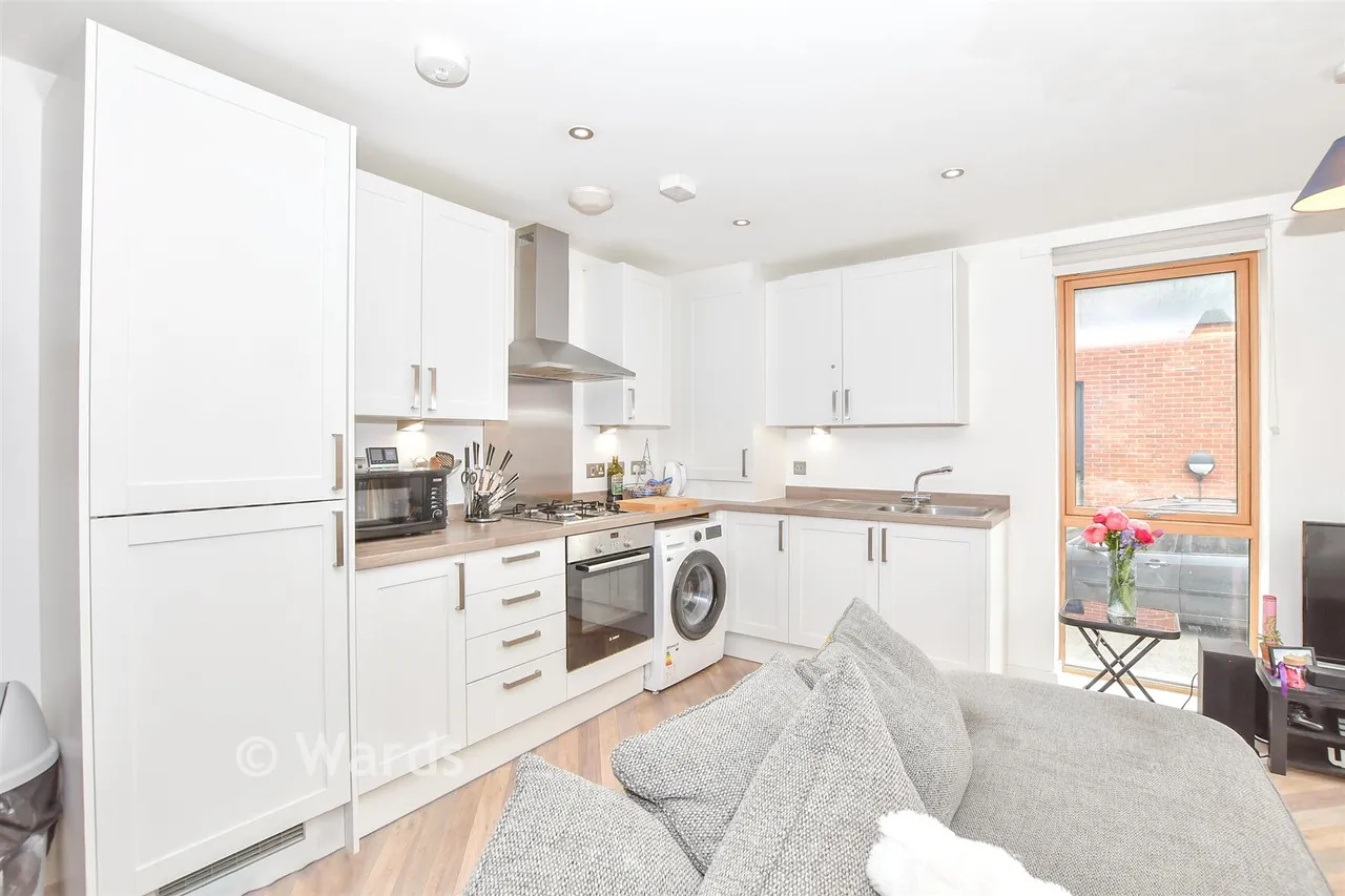 Avebury Avenue, Tonbridge, TN9, photo 5