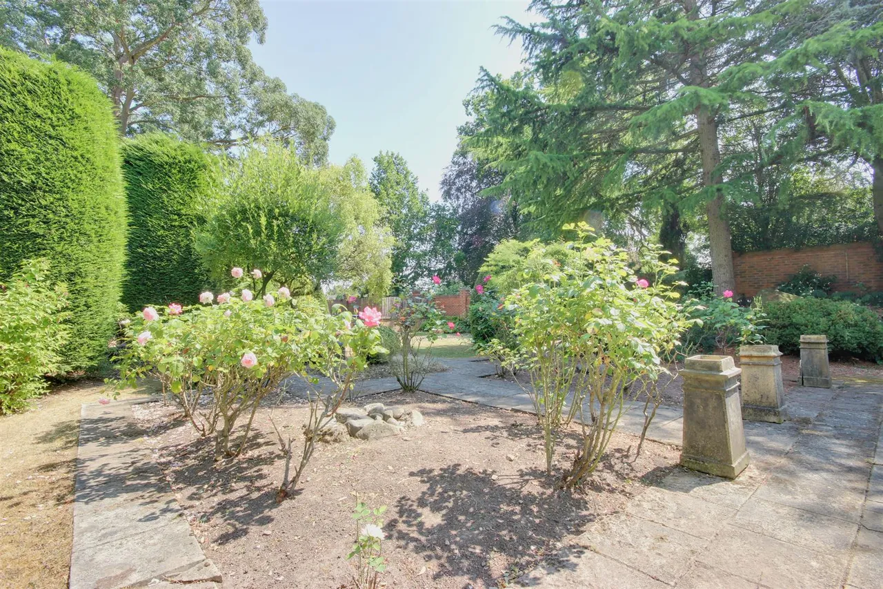 Hall Park, Swanland, photo 19