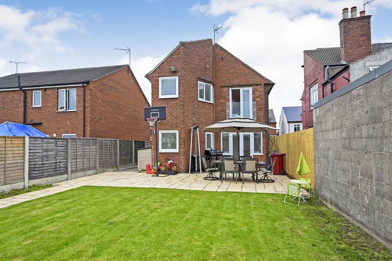 3 bed house for sale, Market Street, South Normanton, DE55