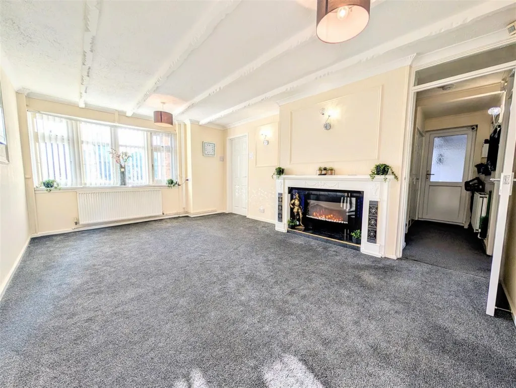 Edinburgh Drive, Willenhall, WV12, photo 4