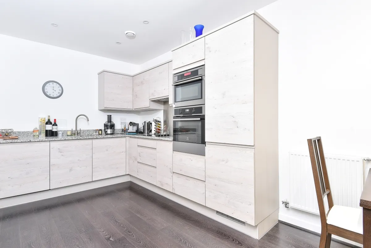 1 bed flat to rent, Boundaries Road, Balham, SW12