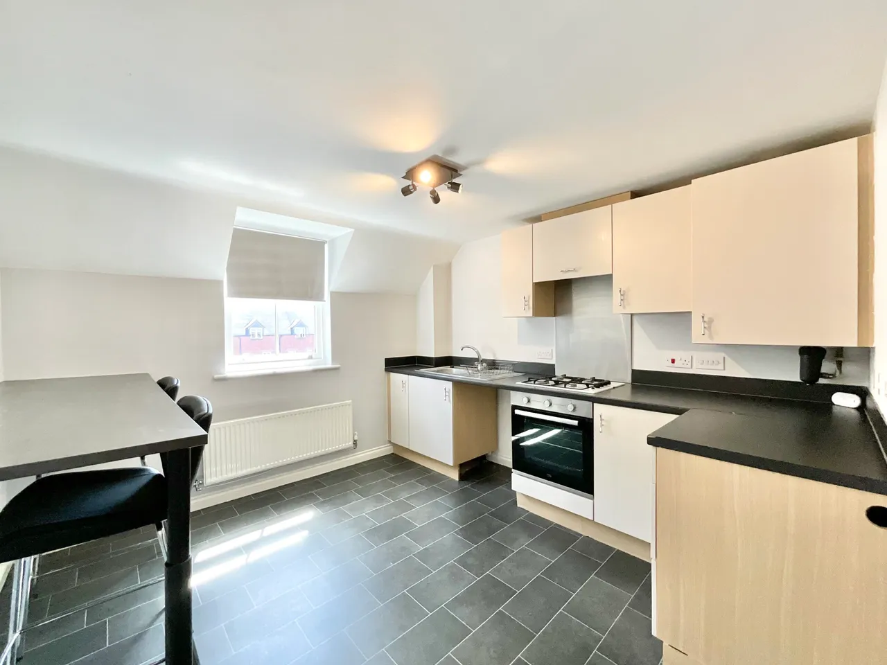 Riverside Crescent, Hall Yard, ST10, photo 6
