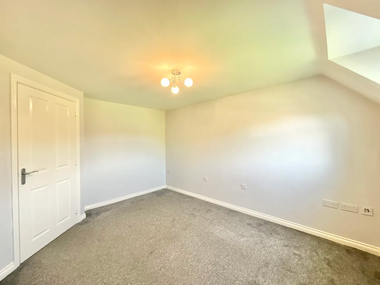 Riverside Crescent, Hall Yard, ST10, photo 8