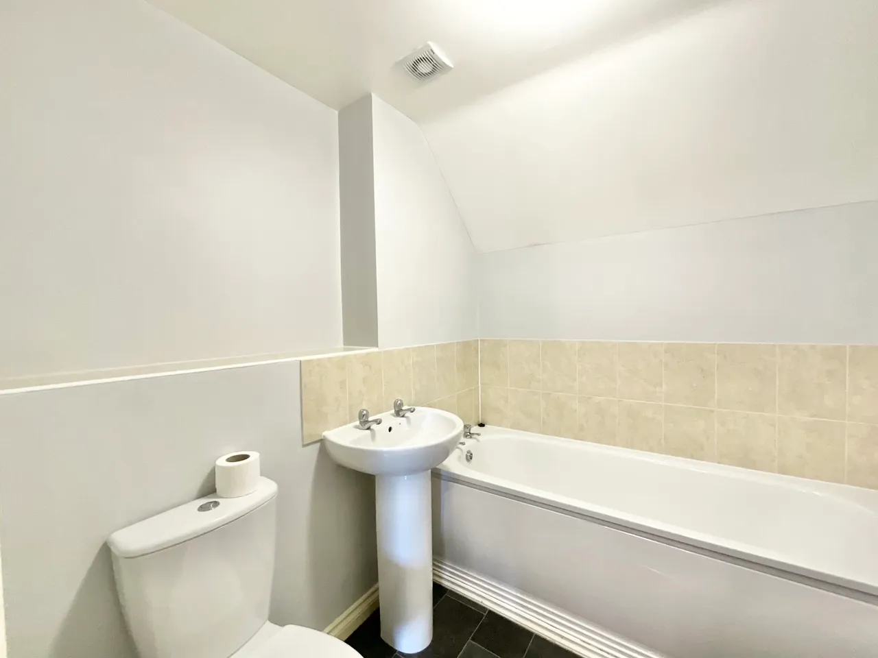 Riverside Crescent, Hall Yard, ST10, photo 13