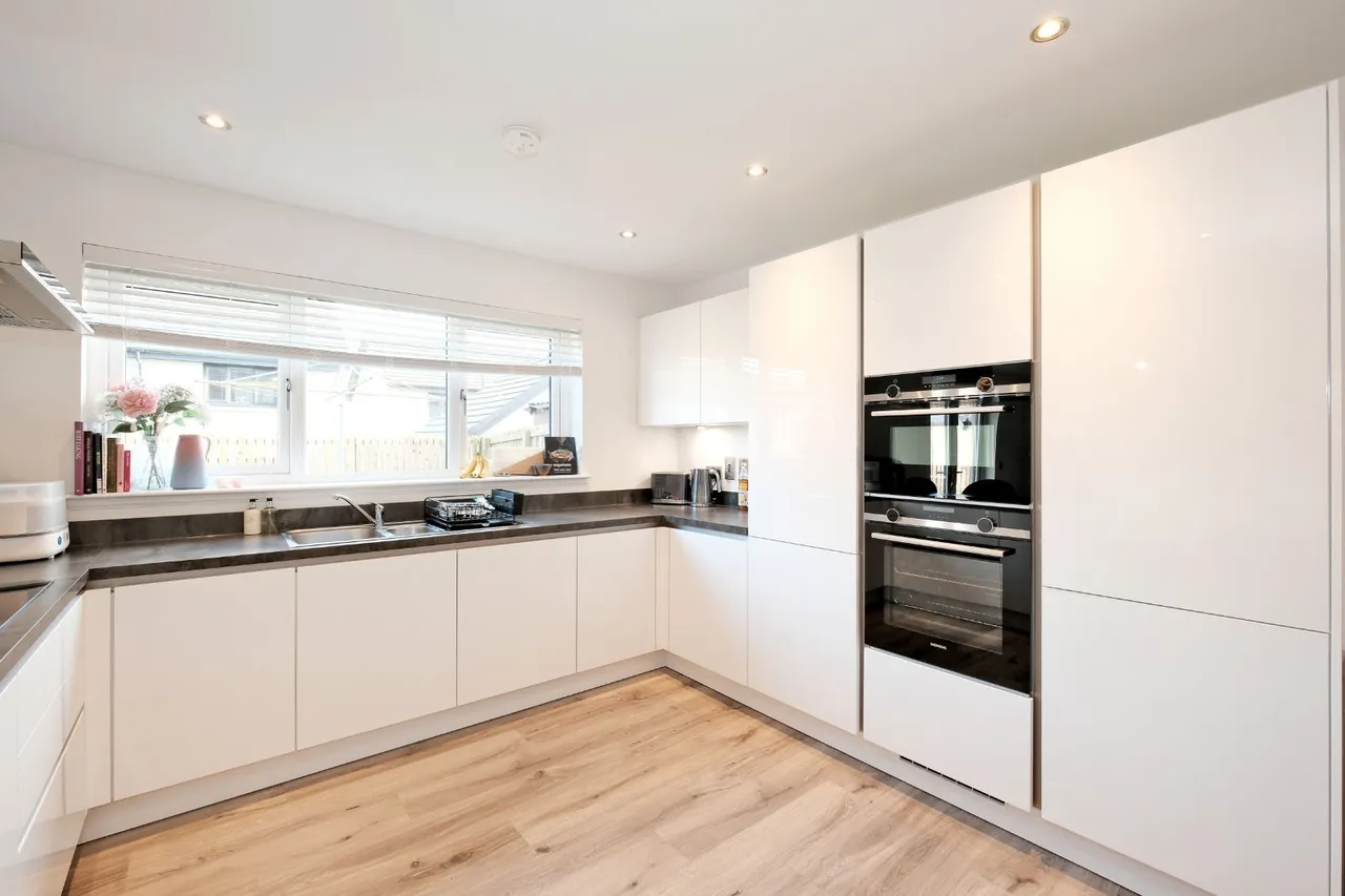 Daisy Close, Mintlaw, AB42, photo 7