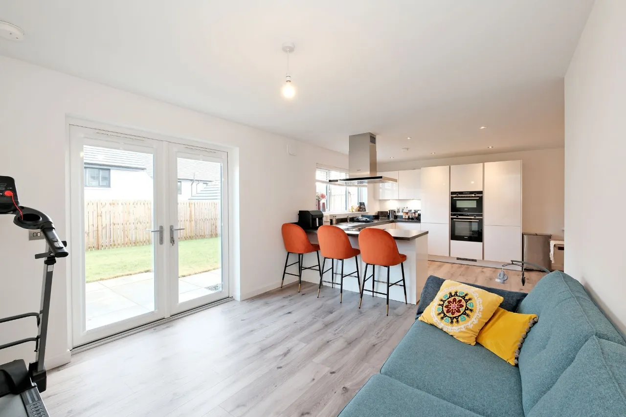 Daisy Close, Mintlaw, AB42, photo 11