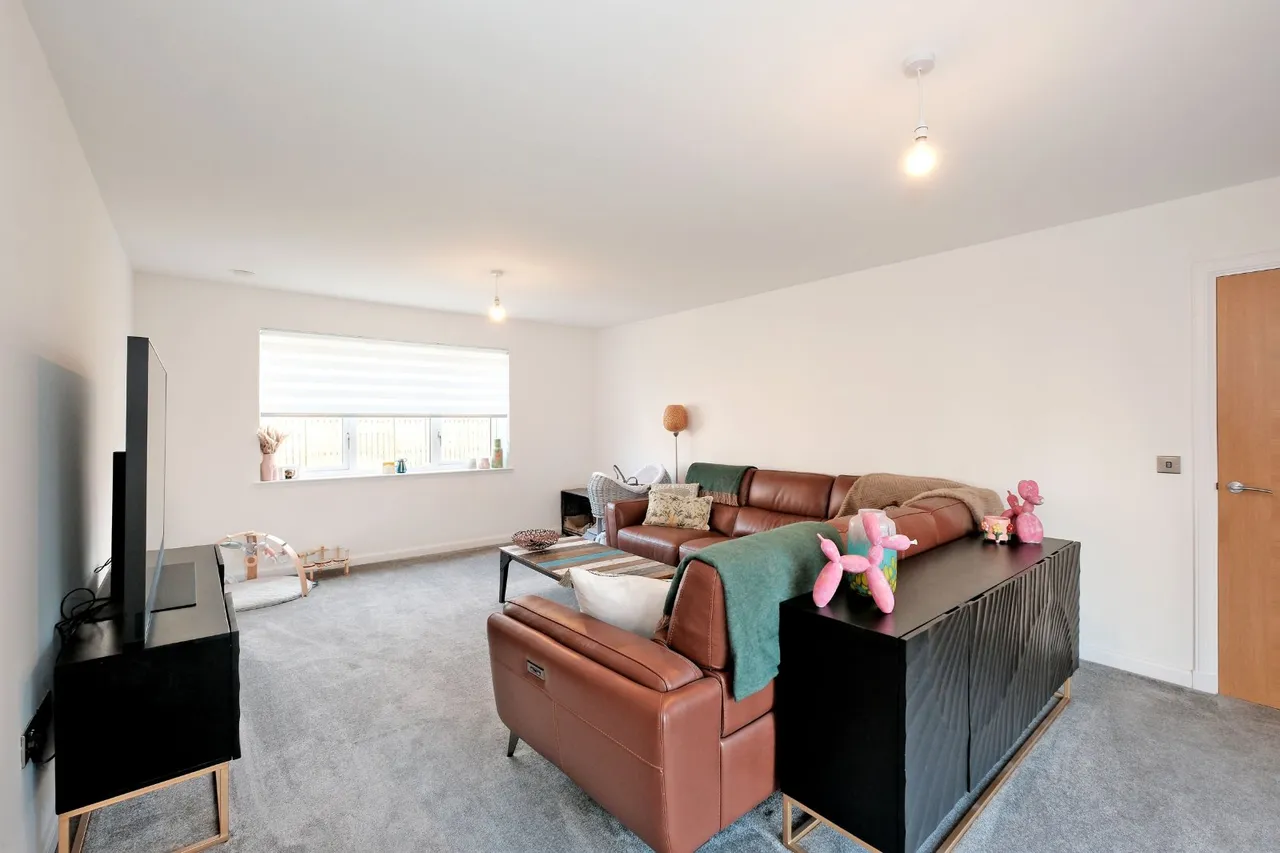 Daisy Close, Mintlaw, AB42, photo 4