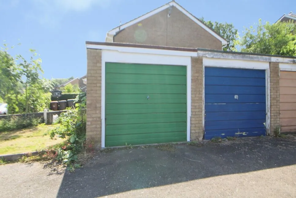 Longclough Drive, Glossop, Derbyshire, SK13, photo 11