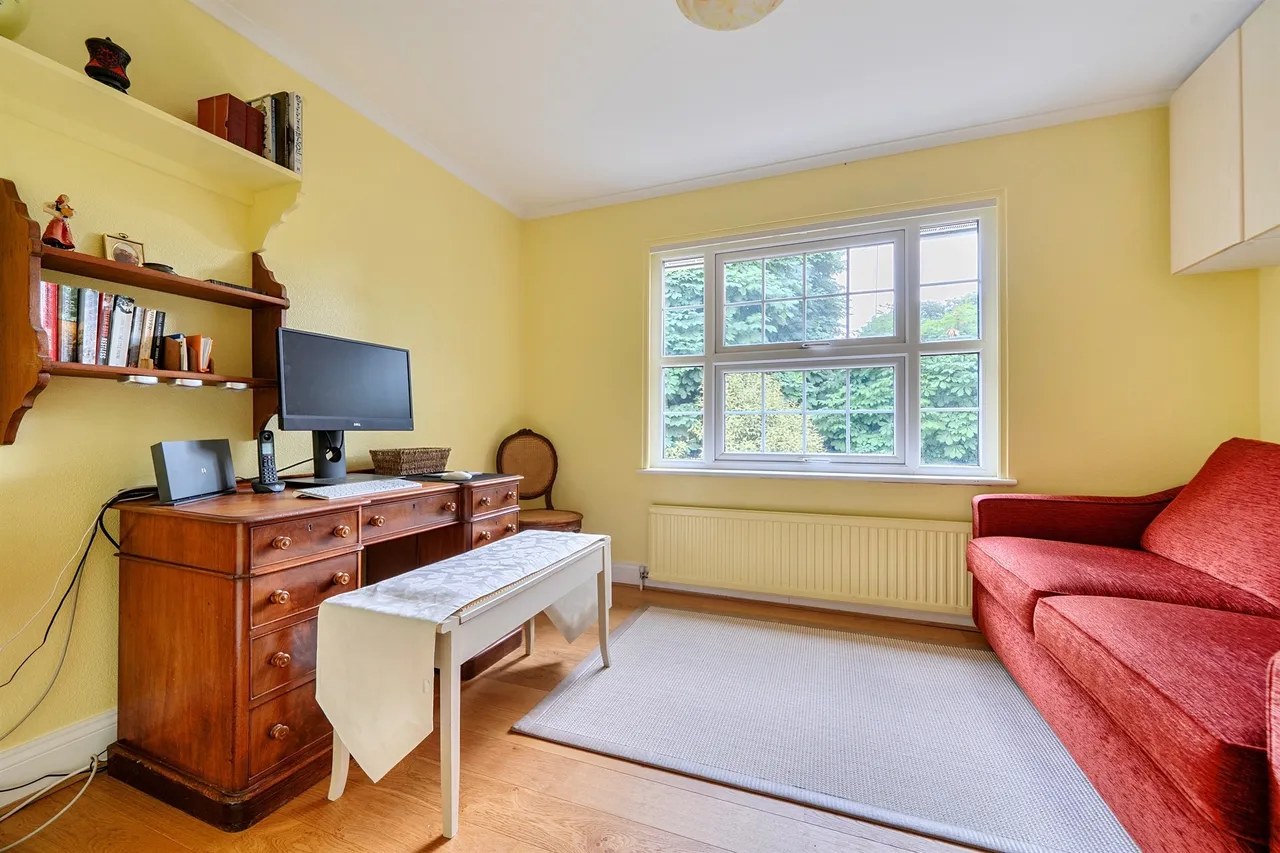 Laura Close, Enfield, EN1, photo 11