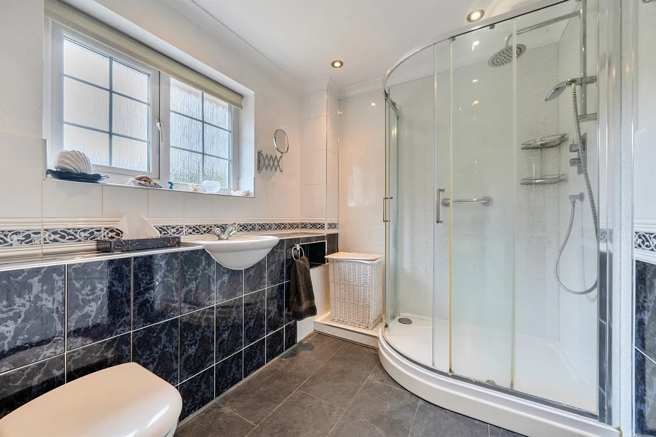 Laura Close, Enfield, EN1, photo 12