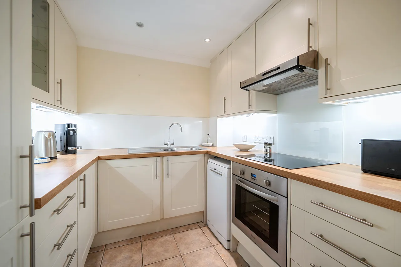 Flat 1, 123 St Georges Drive, London, photo 5