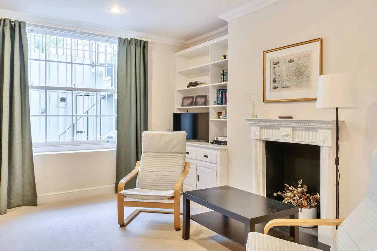 Flat 1, 123 St Georges Drive, London, photo 2
