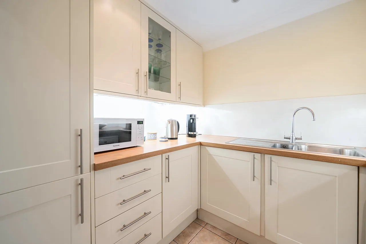 Flat 1, 123 St Georges Drive, London, photo 6