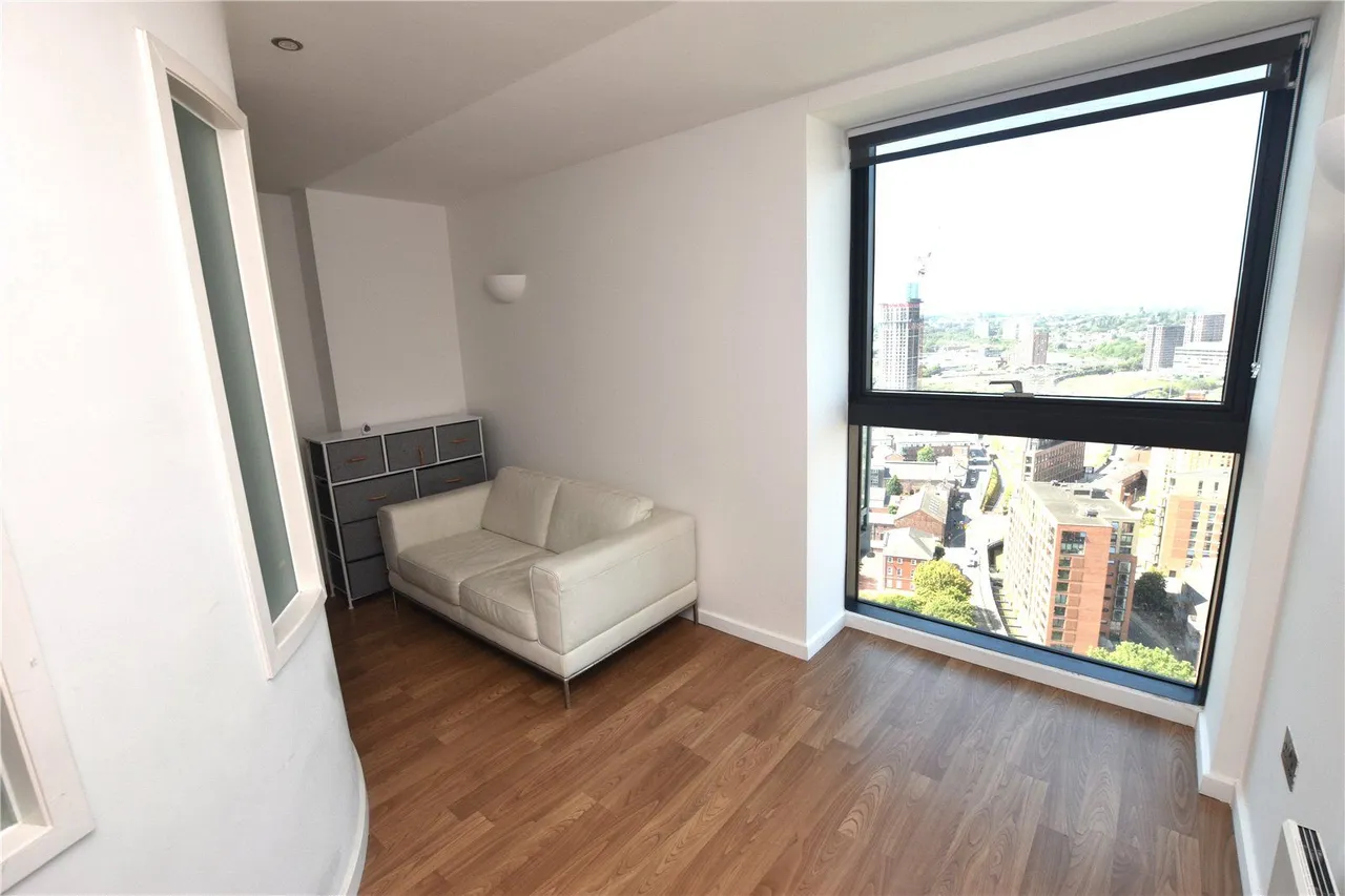 Bridgewater Place, Leeds, LS11, photo 3
