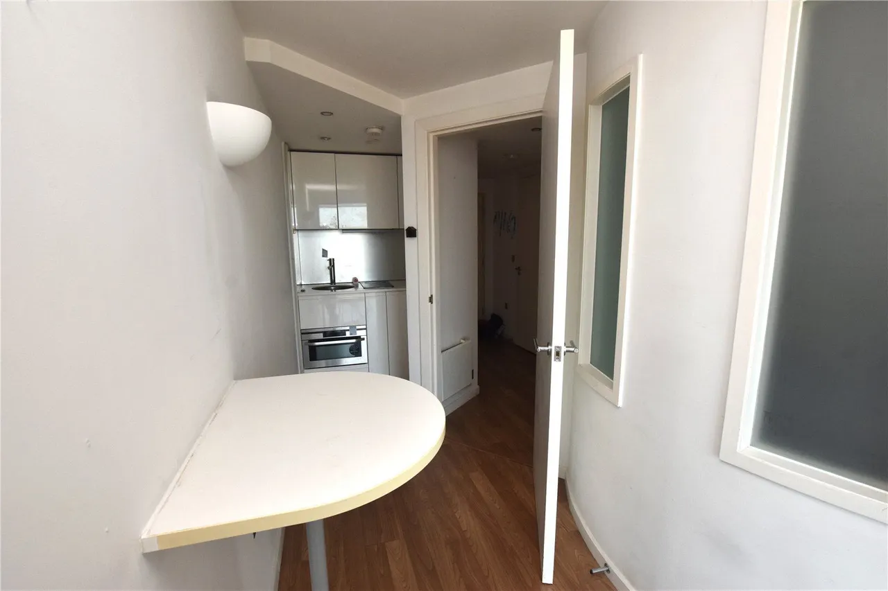 Bridgewater Place, Leeds, LS11, photo 4