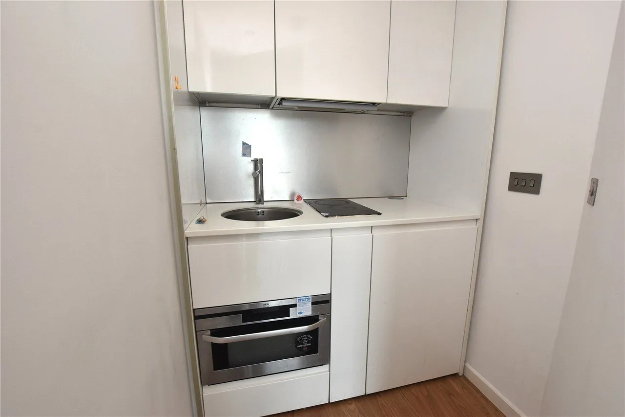 Bridgewater Place, Leeds, LS11, photo 5