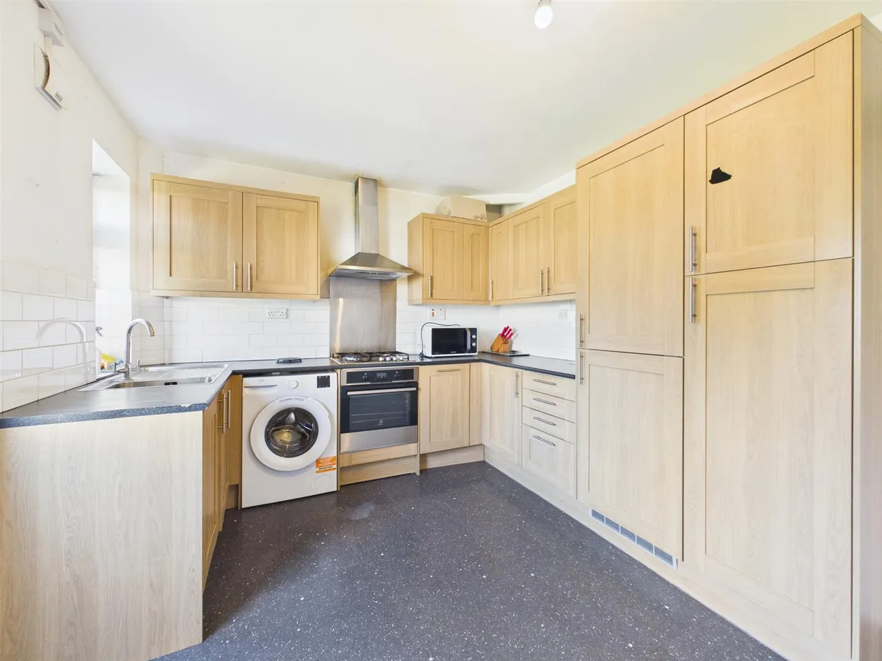 Eastcote Lane, Northolt, UB5 5RQ, photo 6