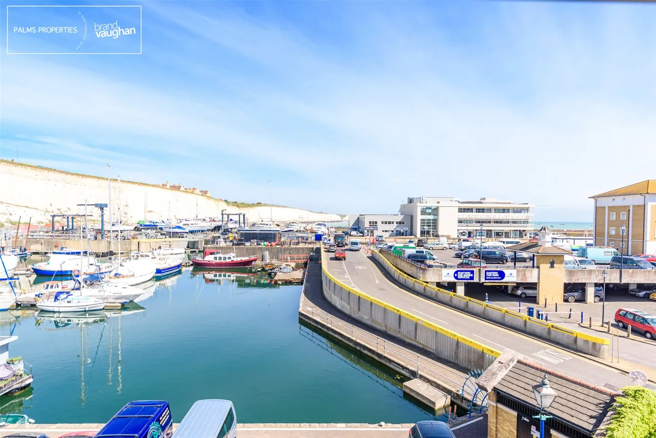 St. Vincents Court, The Strand, BN2, photo 15